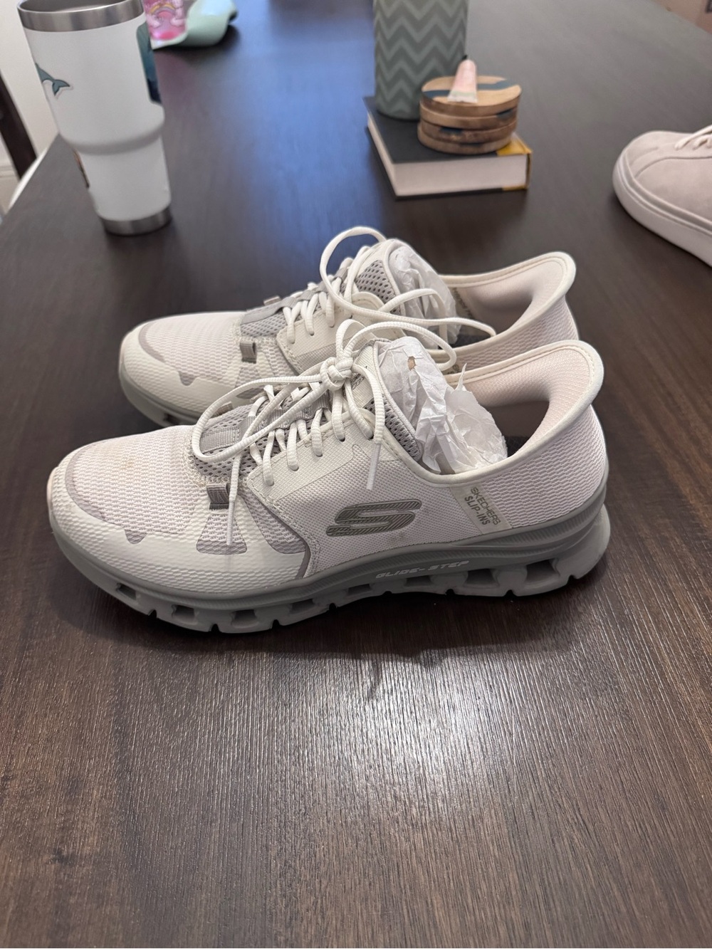 Skechers Men’s Size 9 Athletic Slip-On Sneakers